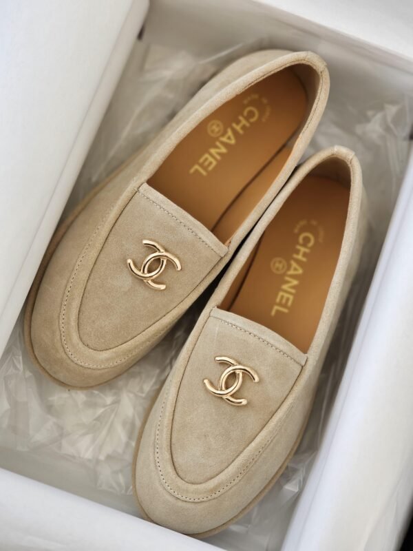 CHANEL SHOES - Image 2