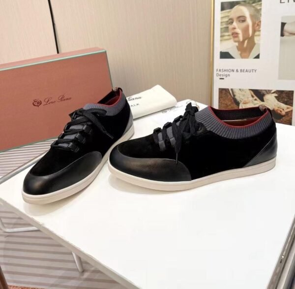 Ladies shoes