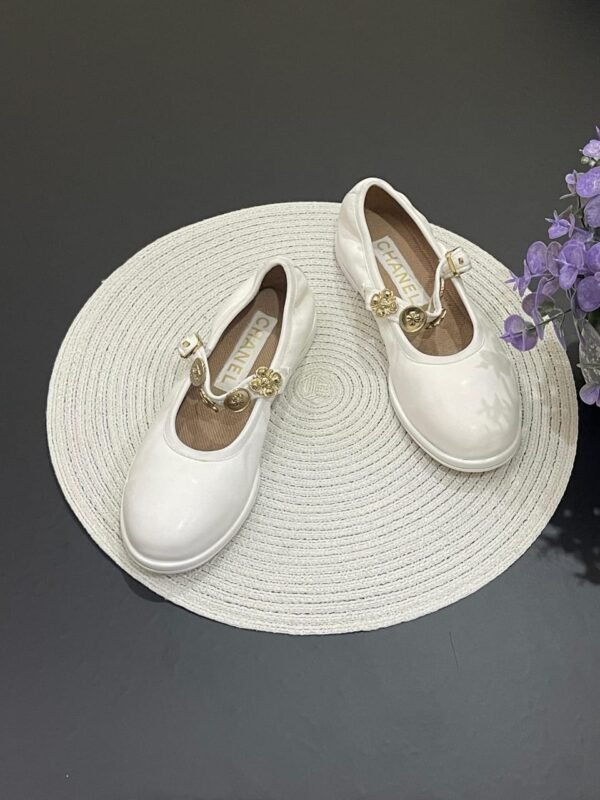 CHANEL SHOES - Image 2