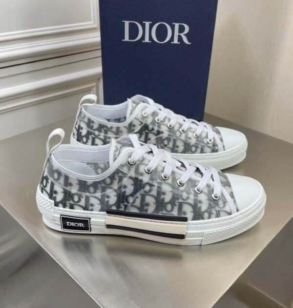 DIOR