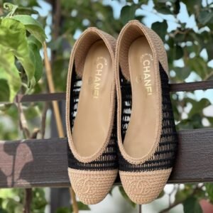 Ladies shoes