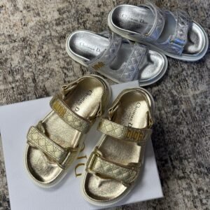 CHRISTIAN DIOR