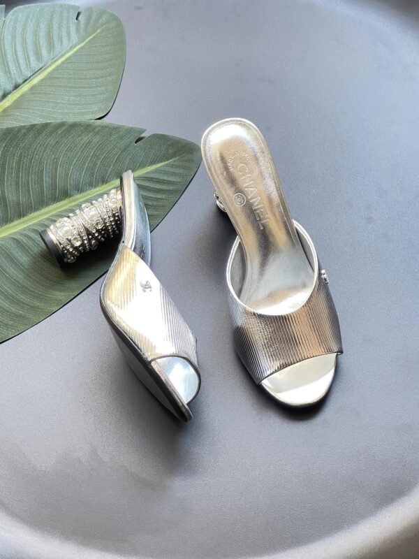 CHANEL FOOTWEAR - Image 3